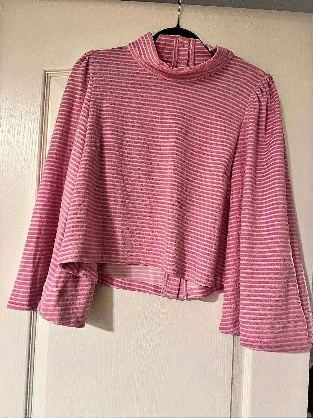 Buru Pink & White Striped Set Like New